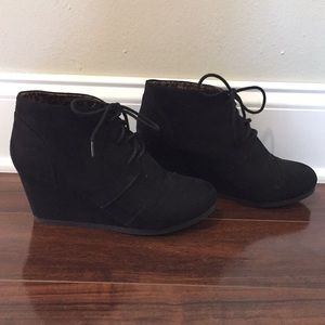 Maurice's Black Suede Wedges